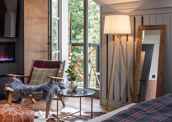 Peaceful, Cozy Designer Mountain Studio