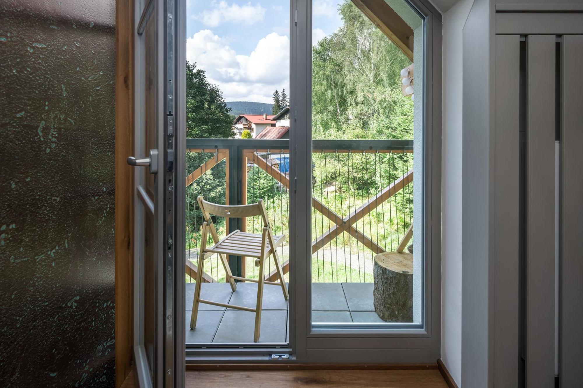 Peaceful, Cozy Designer Mountain Apartment Harrachov